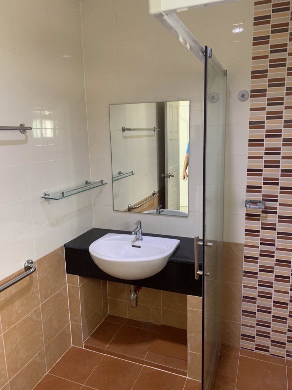 ขายบ้านเดี่ยว-5-นอน-2-น้ำ-52-ตรว-แถมบิ้วอิ้นทั้งหลัง-บ่อปลาหน้าบ้าน-แอร์-5-ตัว