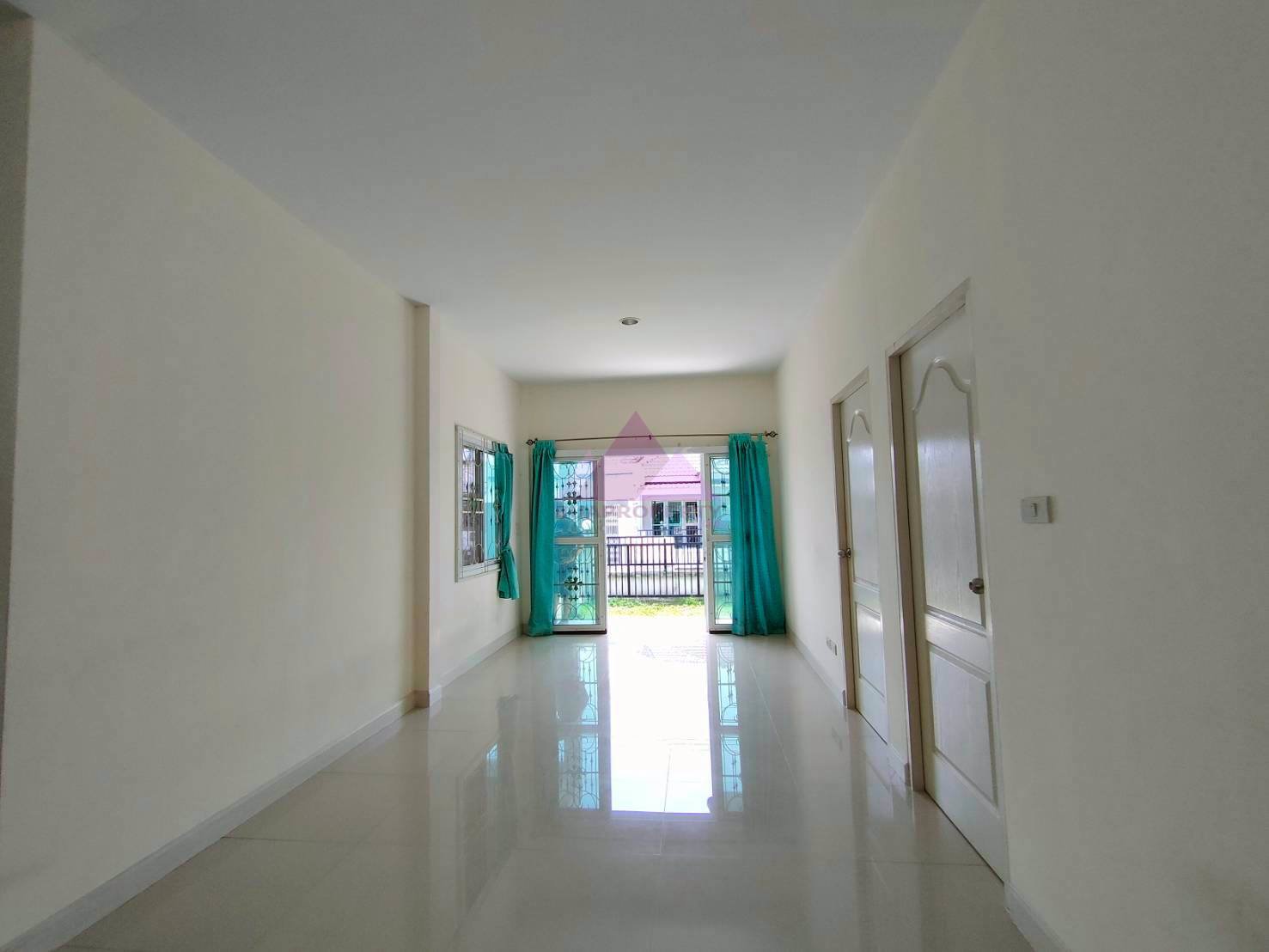 บ้านเดี่ยวชั้นเดียว-สไตล์โมเดิร์น-ถูกกว่าราคาตลาด-สภาพเยี่ยม-หมู่บ้านมารวยมอเตอร์เวย์