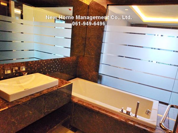 for-rent-the-address-61-condominium-1bedroom-near-bts-ekamai