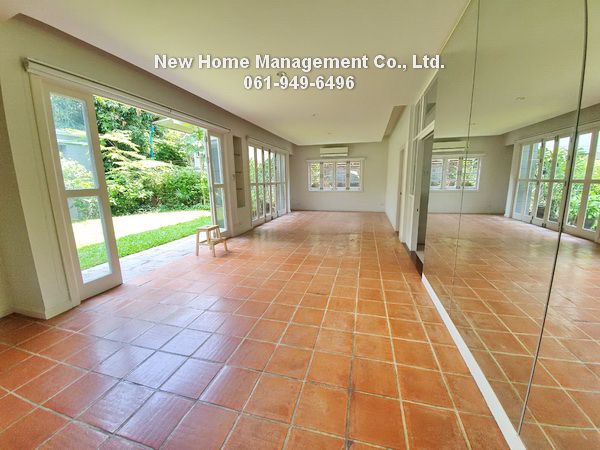 single-house-near-bts-ekamai-1km-2-storey-4-bedrooms-for-rent