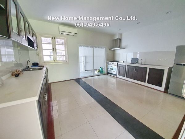 single-house-near-bts-ekamai-1km-2-storey-4-bedrooms-for-rent