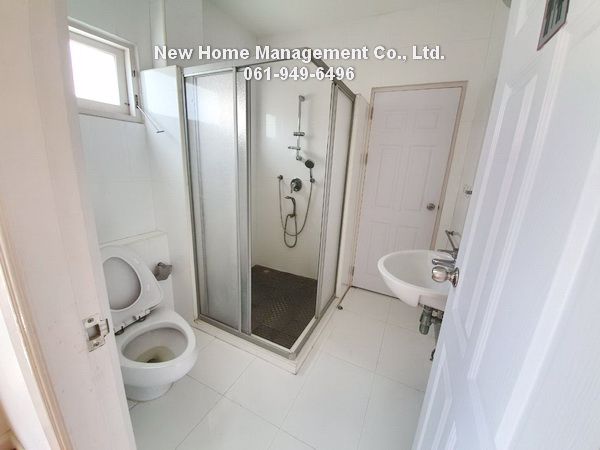 single-house-near-bts-ekamai-1km-2-storey-4-bedrooms-for-rent