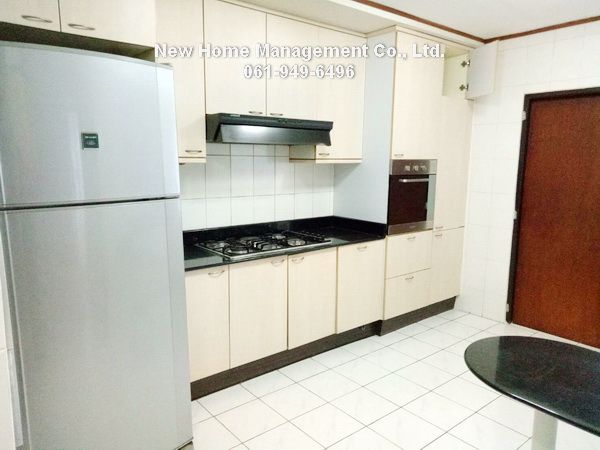 for-rent-apartment-sukhumvit-20-4bedrooms-3bathrooms-near-bts-promphong
