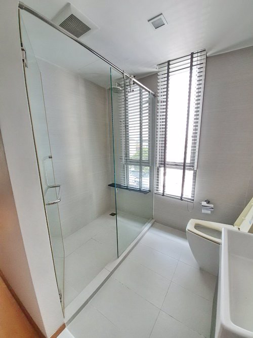 for-rent-issara-42-condominium-2bedrooms-near-bts-ekamai