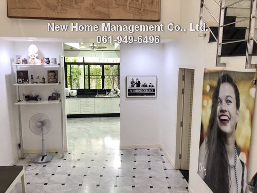 ขายบ้านทาวน์เฮ้าส์-4-ชั้น-บนสุขุมวิท71-4ห้องนอน-4ห้องน้ำ-พร้อมเฟอร์นิเจอร์