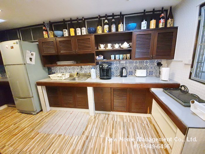 house-for-rent-at-ekamai-12-4-bedrooms-2-bathrooms