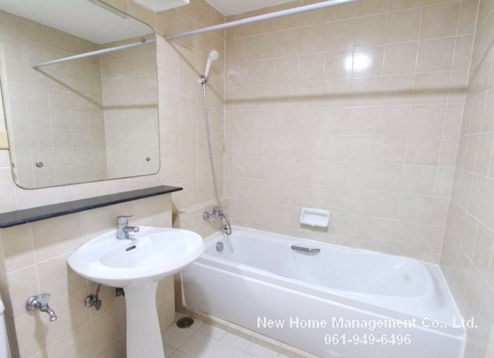 for-rent-the-waterford-diamond-condominium-2bedrooms-2bathrooms-near-bts