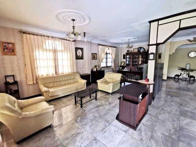 ให้เช่าบ้านเดี่ยว-2-ชั้นตกแต่งแบบหรูคลาสสิค-ย่านลาดพร้าว-130-ขนาด-200-ตรว-4-ห้องนอนชั้นสอง-พร้อมเ