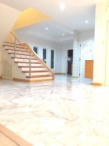 ขายบ้านเดี่ยว-พร้อมอยู่-ลาดพร้าว-71-ขนาด-80-ตารางวา-3-นอน-3-น้ำ-จอดรถ4-คัน-พื้นที่ใช้สอย300-ตรม