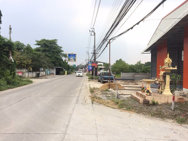 ให้เช่าโกดังใหม่ติดถนนบางกรวย-จงถนอม-แยกเป็น-4-โรงเล็ก-ขนาดพื้นที่-260-ตรม-มี-2-โรง-และขนาด-280-