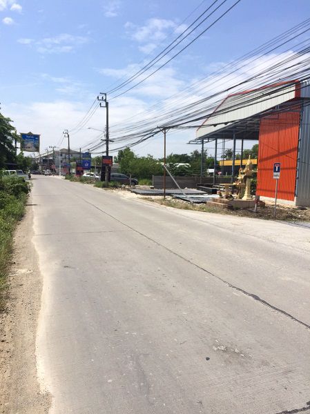 ให้เช่าโกดังใหม่ติดถนนบางกรวย-จงถนอม-แยกเป็น-4-โรงเล็ก-ขนาดพื้นที่-260-ตรม-มี-2-โรง-และขนาด-280-