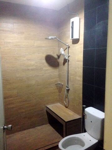 ให้เช่าอาคารพาณิชย์-3-ชั้นอินทามระ-ขนาด-27-ตรว-ใช้สอย-400-ตรม-4-ห้องนอน-3-ห้องน้ำ-1ครัวไม่มีแอร์