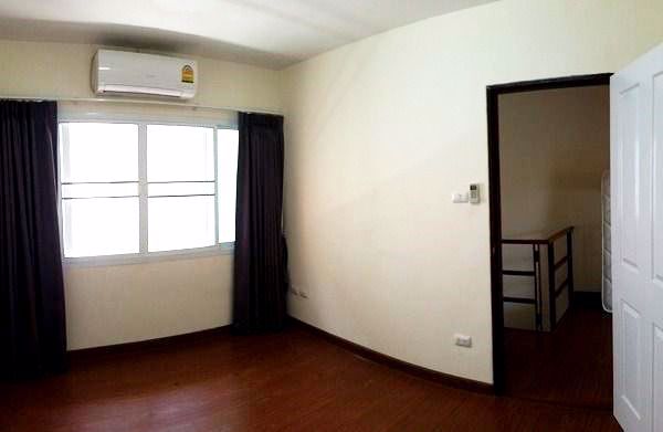 ให้เช่าโฮมออฟฟิศ-4-ชั้น-ลาดพร้าว-71-ขนาด-300ตารางเมตร-4ชั้น-กว้าง5เมตร-ยาว16เมตร-5ห้องทำงาน-ห้องนอน