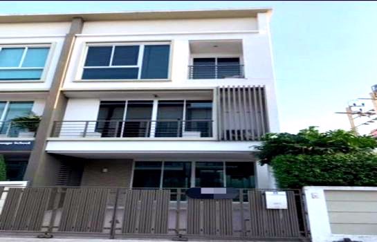 ให้เช่า-ทาวน์โฮม-3-ชั้น-ลาดพร้าว-ใกล้-mrt-ลาดพร้าว200-ตรม3-ห้องนอน-4-ห้องน้ำ2-จอดรถ