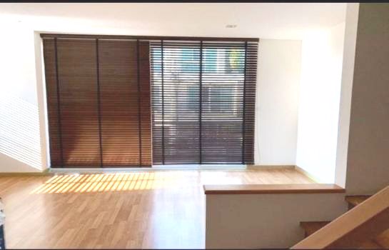 ให้เช่า-ทาวน์โฮม-3-ชั้น-ลาดพร้าว-ใกล้-mrt-ลาดพร้าว200-ตรม3-ห้องนอน-4-ห้องน้ำ2-จอดรถ