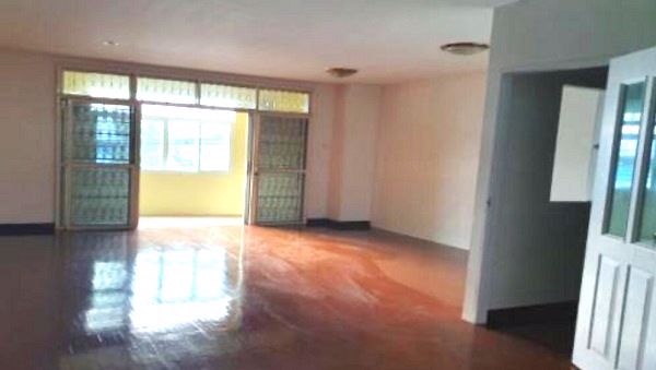 ให้เช่า-สำนักงานโฮมออฟฟิศ-ซอินทมาระต้นๆ-เพิ่ง-renovate-พร้อมโกดังเก็บของ-พื้นที่-300-ตรม-4-ห้องน