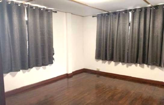 ให้เช่าบ้านเดี่ยว-ซอย-20-มิถุนา-renovate-ใหม่-ใกล้-mrt-สุทธิสาร-ขนาด-60-ตารางวา-5-ห้องนอน-3-ห้อง