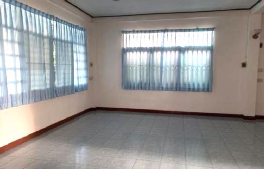 ให้เช่าบ้านเดี่ยว-ซอย-20-มิถุนา-renovate-ใหม่-ใกล้-mrt-สุทธิสาร-ขนาด-60-ตารางวา-5-ห้องนอน-3-ห้อง