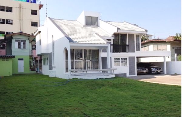 ให้เช่าบ้านเดี่ยว-ย่านถนนรามอินทราซอยต้น-ๆ-พื้นที่-200-ตรว-รีโนเวทใหม่-เหมาะทำออฟฟิศ-มี-7-ห้องนอ