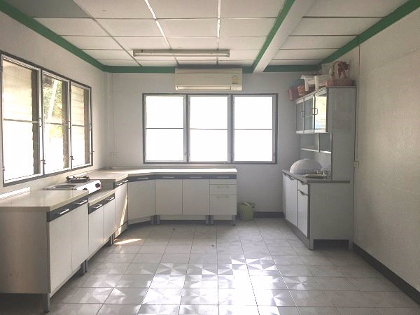 ให้เช่าบ้านเดี่ยว-2-ชั้น-ซอย-ประราษฎร์บำเพ็ญ-ห้วยขวาง-พื้นที่-100-ตรว-4-นอน-3-น้ำ-จอดรถ-8คัน