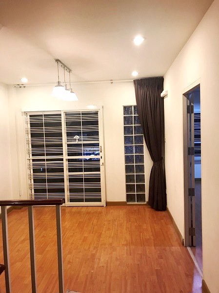 ให้เช่า-บ้านเดี่ยว-3-ชั้น-ซอย-ประชาราษฎร์บำเพ็ญ-ห้วยขวาง-50-ตรว-มี-6-ห้องนอน-5-ห้องน้ำ-แอร์-7-ตัว