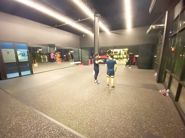 ให้เช่า-พื้นที่ย่านอโศก-ขนาด-175-ตรม-ใกล้-mrt-เพชรบุรี-เหมาะทำฟิตเนสและศูนย์สุขภาพ-มีที่จอดรถรวม