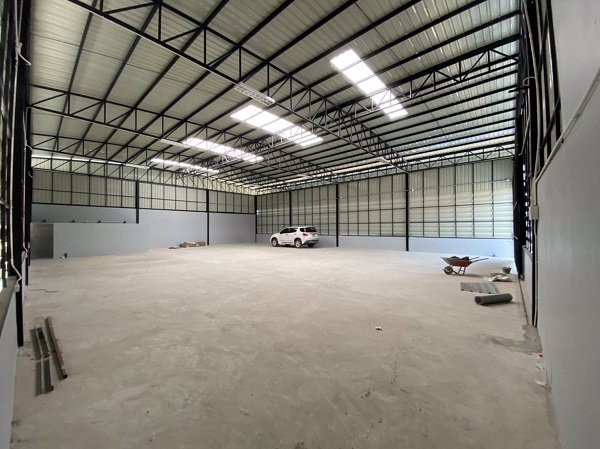 ให้เช่าโกดัง-ใหม่-ย่านถนนเลียบกาญจนา-มอเตอร์เวบ์-สะพานสูง-432-ตรม-ห้องน้ำ-3-ห้องประตูกว้าง-6-เมตร