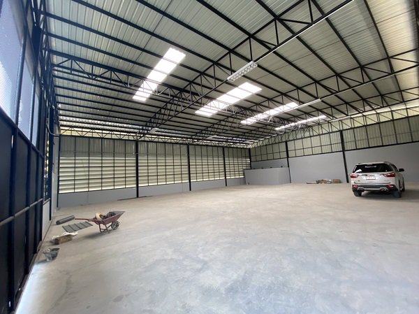 ให้เช่าโกดัง-ใหม่-ย่านถนนเลียบกาญจนา-มอเตอร์เวบ์-สะพานสูง-432-ตรม-ห้องน้ำ-3-ห้องประตูกว้าง-6-เมตร