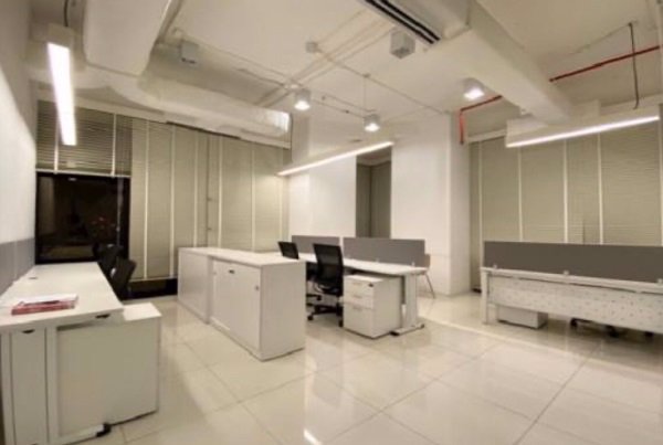 ให้เช่าพื้นที่สำนักงาน-อาคารชำนาญเพ็ญชาติ-ตกแต่งเฟอร์ครบใกล้-mrtพระราม-9-ใช้สอย-365-ตรม