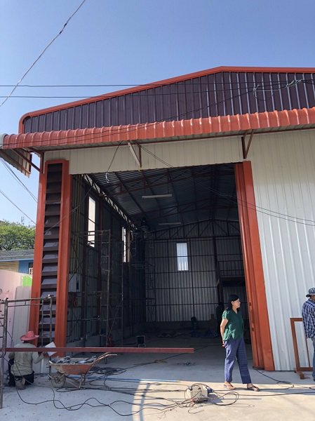 ให้เช่าโกดังสร้างใหม่-ลาดพร้าว-101-โพธ์แก้ว-3-เนื้อที่ขนาด-175-ตรม-ที่จอดรถ-หร้อม-ระบบไฟ-และ-ห้องน