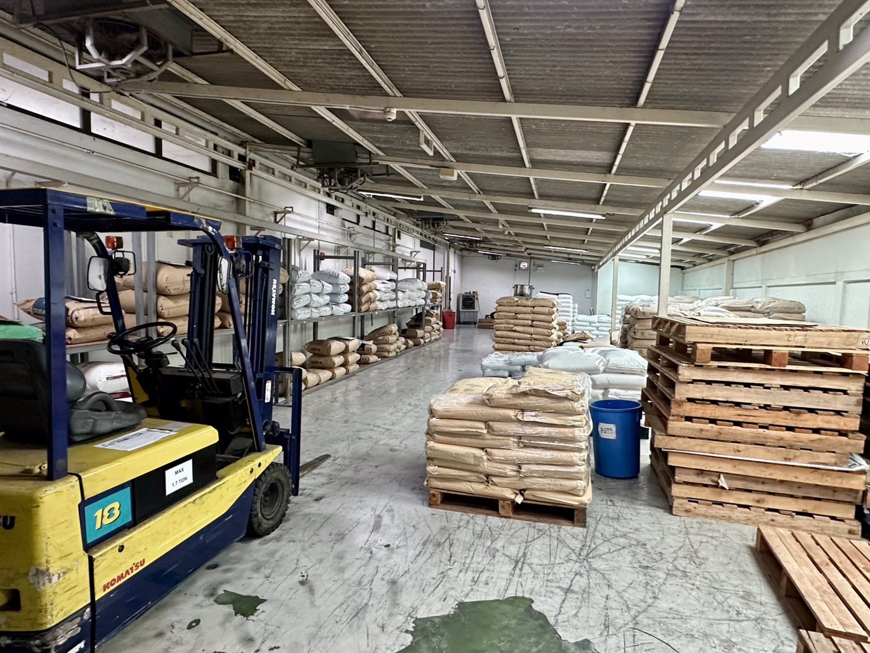 ขาย-โรงงาน-ฉีดพลาสติก-พร้อมเครื่องจักร-โรจนะ1