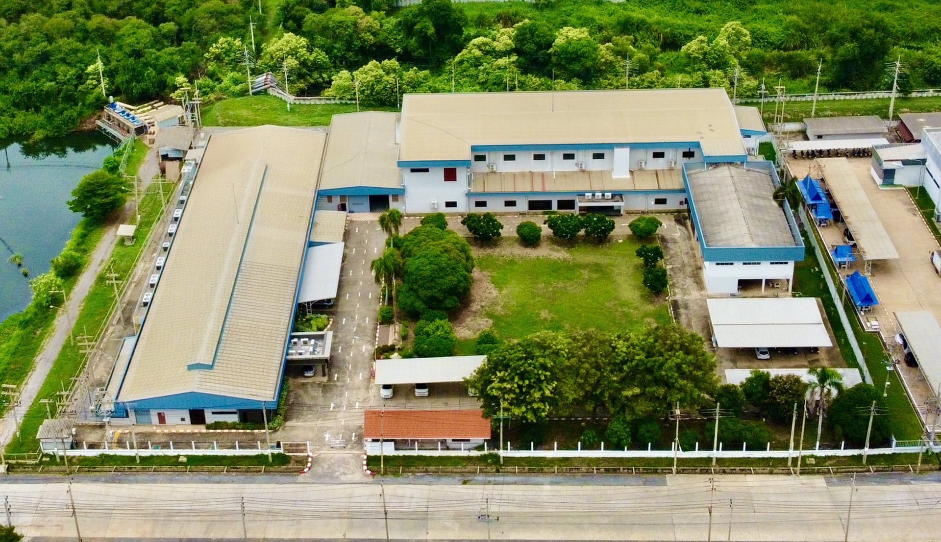 ขาย-โรงงาน-ฉีดพลาสติก-พร้อมเครื่องจักร-โรจนะ1