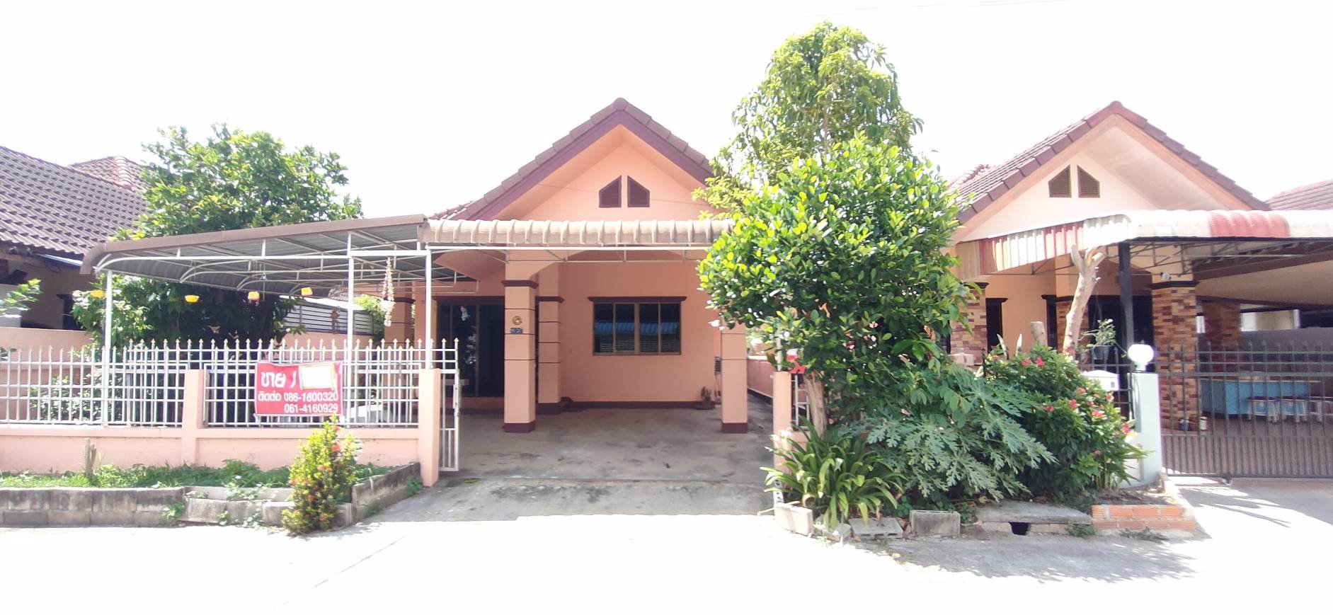 บ้านรีโนเวทใหม่พร้อมอยู่-ในชุมชนตัวเมืองลำปาง