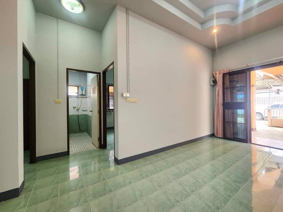 บ้านรีโนเวทใหม่พร้อมอยู่-ในชุมชนตัวเมืองลำปาง