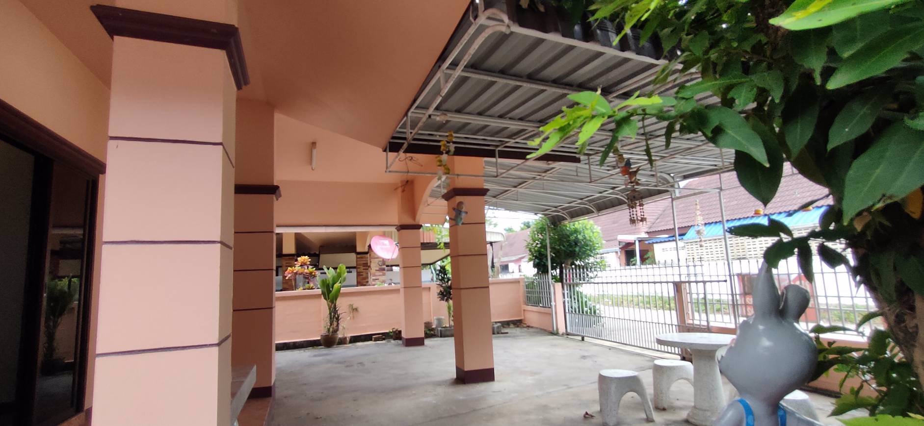 บ้านรีโนเวทใหม่พร้อมอยู่-ในชุมชนตัวเมืองลำปาง