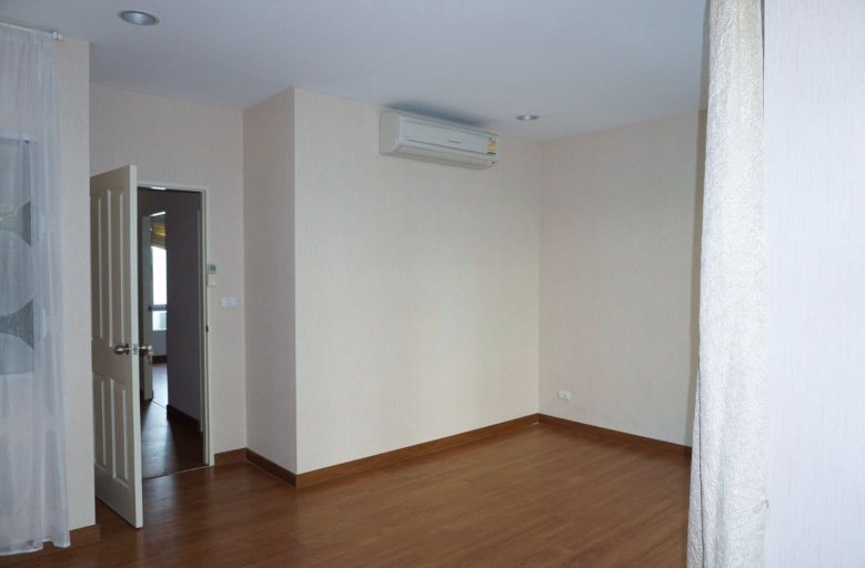 ให้เช่าทาวน์โฮม-3-ชั้น-โครงการบ้านกลางเมือง-สาทร-ตากสิน-2-บ้านหลังมุม-ใกล้-bts-วุฒากาศ-และบางหว้า