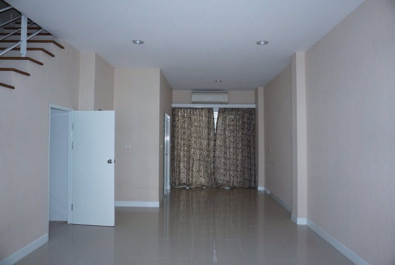 ให้เช่าทาวน์โฮม-3-ชั้น-โครงการบ้านกลางเมือง-สาทร-ตากสิน-2-บ้านหลังมุม-ใกล้-bts-วุฒากาศ-และบางหว้า