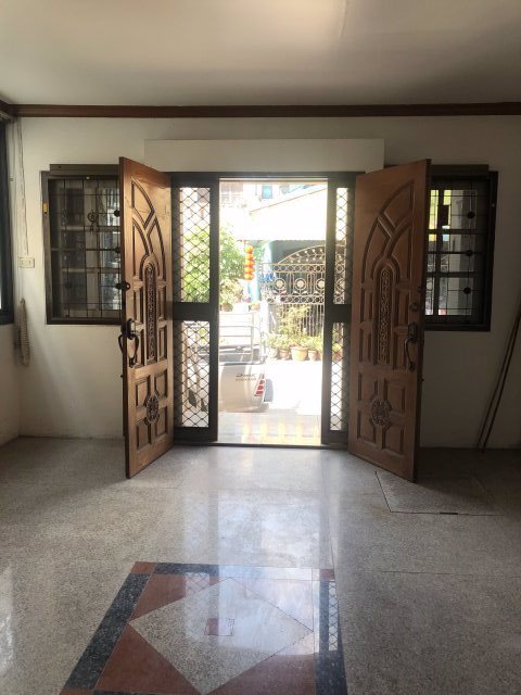 ให้เช่า-ทาวน์โฮม-3-ชั้น-หมู่บ้านบุศรินทร์-ปิ่นเกล้า-ถนนพุทธมณฑล-สาย4-โครงการของ-l-h-เข้า-ออกได้