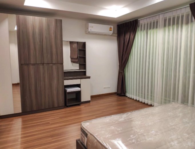 ให้เช่าทาว์นโฮม-3-ชั้น-โครงการศุภาลัย-เอสเซ้นส์-ซอยลาดพร้าว-107-บ้านสวย-มีเฟอร์นิเจอร์