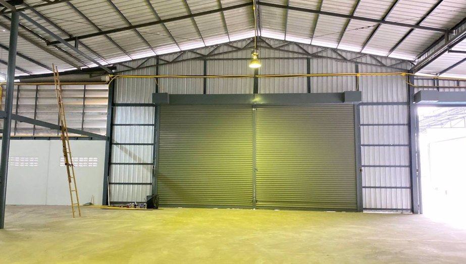 ขายและให้เช่า-โกดัง-พร้อมสำนักงาน-2-ชั้น-มีบ้านพักคนงาน-เนื้อที่-700-ตรว-ถนนเลียบมอเตอร์เวย์7