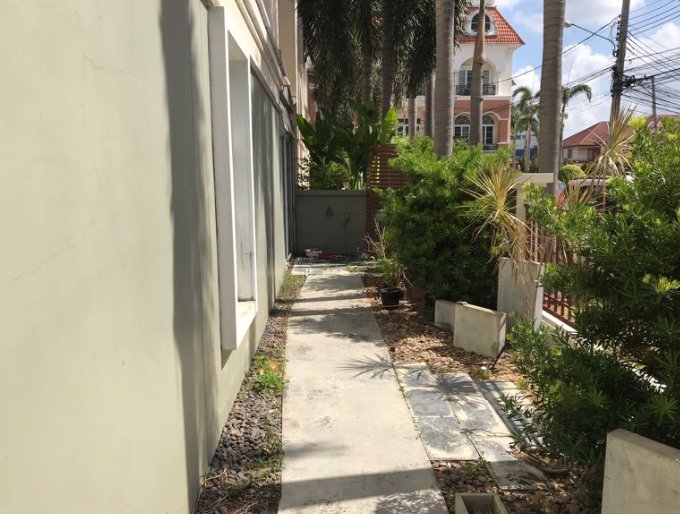 ให้เช่า-ทาวน์โฮม-3-ชั้น-หลังมุม-หมู่บ้านคาซ่าซิตี้นวลจันทร์-บ้านสวย-เฟอมร์ครบ