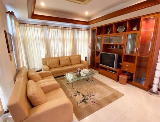 b344-ให้เช่าบ้านเดี่ยว-2-ชั้น-หมู่บ้านปริญสิริ-นวลจันทร์-บ้านสวยน่าอยู่-มีเฟอร์นิเจอร์-เดินทางสะดวก