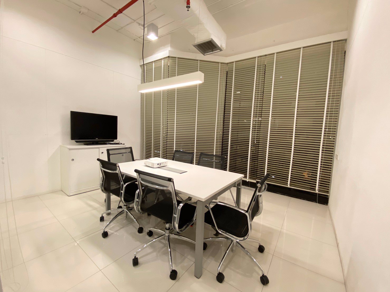 s060-ให้เช่าพื้นที่-สำนักงาน-ขนาด-365-ตรม-อาคารชำนาญเพ็ญขาติ-บิสเนสเซ็นเตอร์-ทำเลดี-ถนนพระรามเก้า