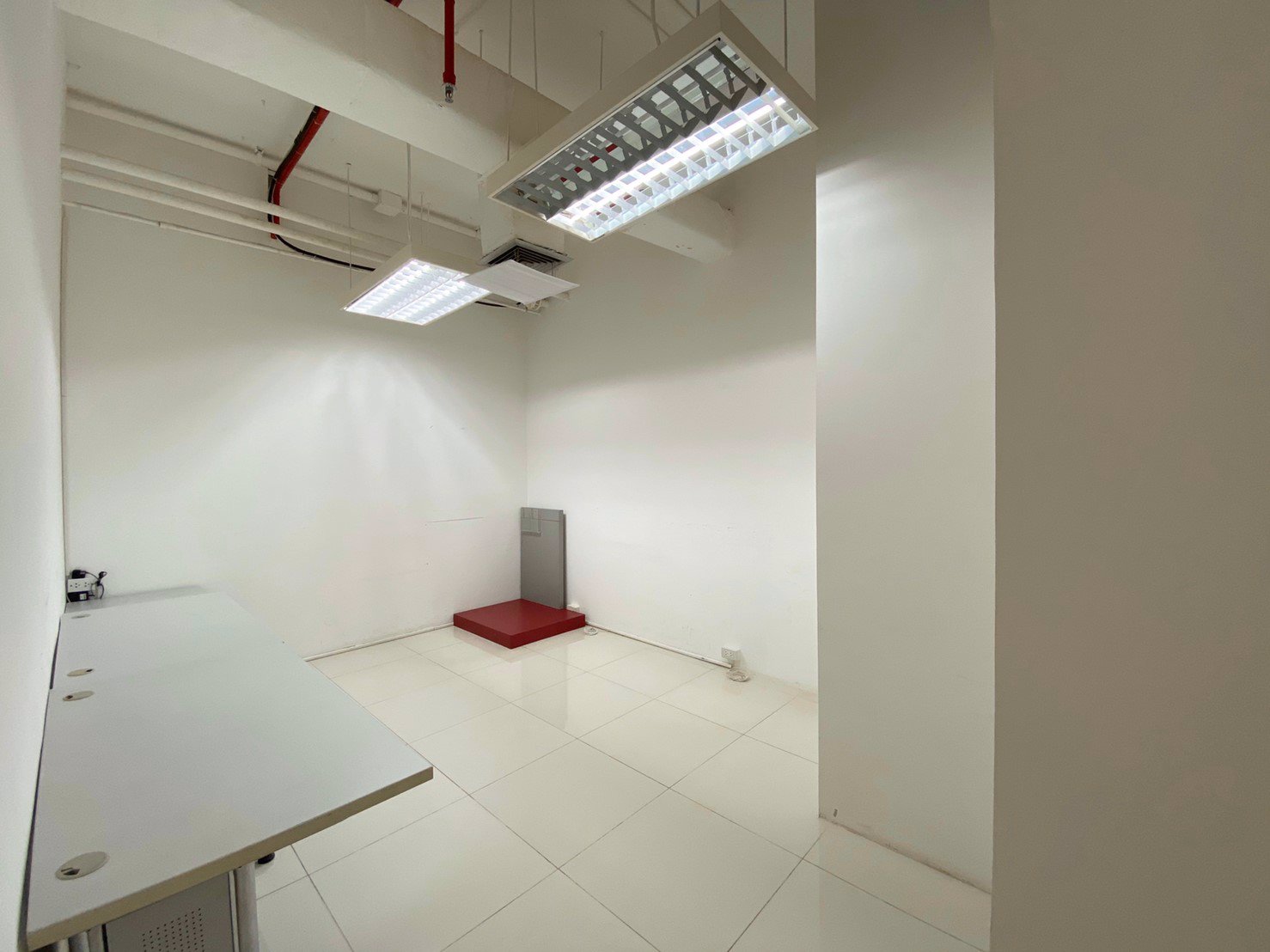 s060-ให้เช่าพื้นที่-สำนักงาน-ขนาด-365-ตรม-อาคารชำนาญเพ็ญขาติ-บิสเนสเซ็นเตอร์-ทำเลดี-ถนนพระรามเก้า