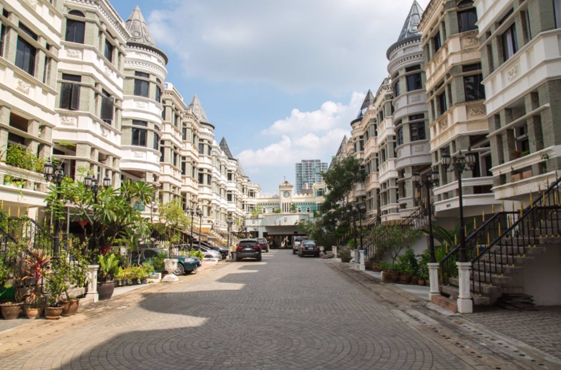 b350-ให้เช่าทาวน์โฮมหรู-4-ชั้น-หมู่บ้านชิชาคาสเซิล-ซอยสุขุมวิท-31-ตกแต่งสวย-มีเฟอร์-ทำเลดีใจกลางเมื