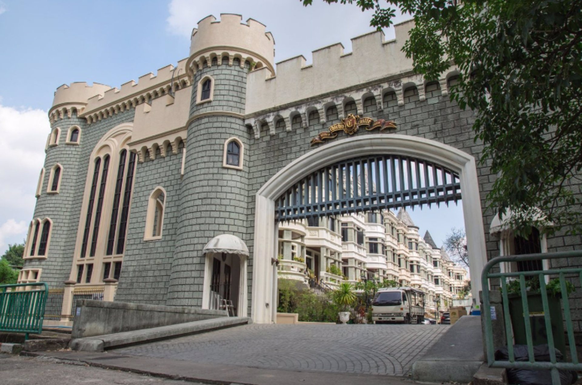 b350-ให้เช่าทาวน์โฮมหรู-4-ชั้น-หมู่บ้านชิชาคาสเซิล-ซอยสุขุมวิท-31-ตกแต่งสวย-มีเฟอร์-ทำเลดีใจกลางเมื