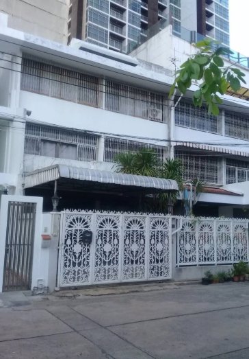 ให้เช่า-และ-ขาย-ทาวเฮ้าส์-4-ชั้น-ซอยสวนพลู-35-สาทร3-ตรงข้ามคอนโดปิยะพร-ใกล้-bts-และ-mrt