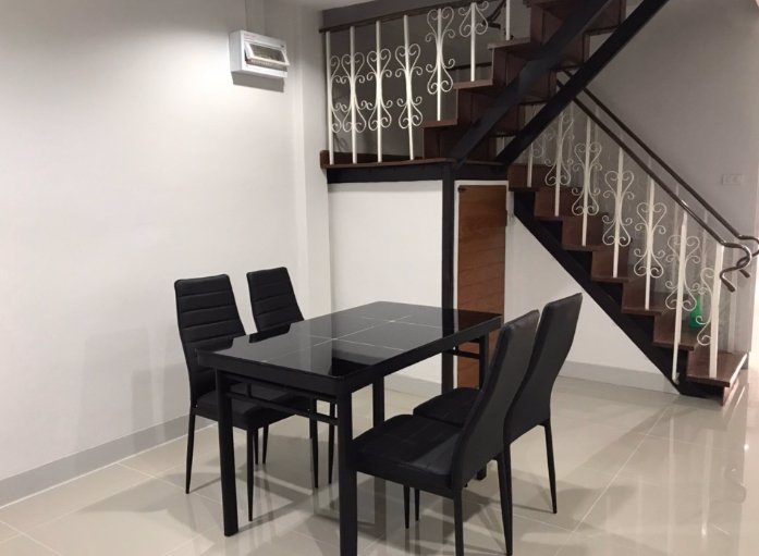 ให้เช่าทาวน์โฮม-3-ชั้น-ถนนเสนานิคม-ซอย-4-บ้านน่าอยู่-เพิ่งรีโนเวท-ใหม่-ใกล้-btsเสนานิคม