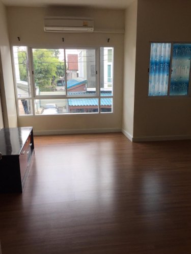 ให้เช่าทาวน์โฮม-3-ชั้น-หมู่บ้านนลินอเวนิว-2-ซอยรามคำแหง-144-ซอยมิสทีน-ใกล้โรงเรียนเตรียมอุดม