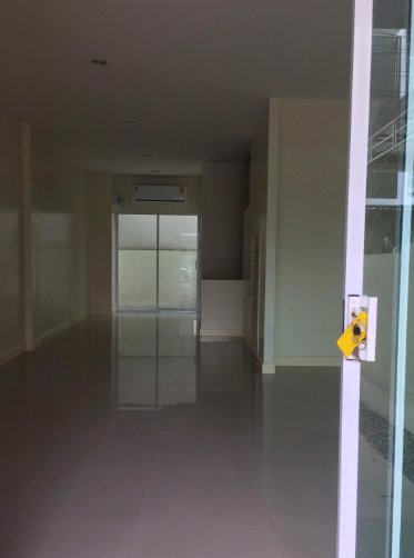 ให้เช่าทาวน์โฮม-3-ชั้น-หมู่บ้านนลินอเวนิว-2-ซอยรามคำแหง-144-ซอยมิสทีน-ใกล้โรงเรียนเตรียมอุดม